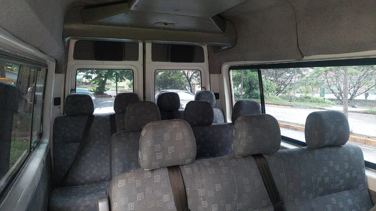 Cabina y puesto de conducción de la Sprinter de 15 puestos