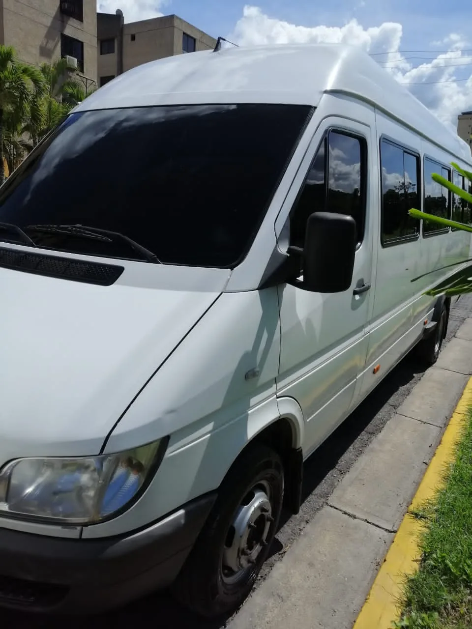 Unidad Vielcor de 19 puestos lista para un plan vacacional de varios días